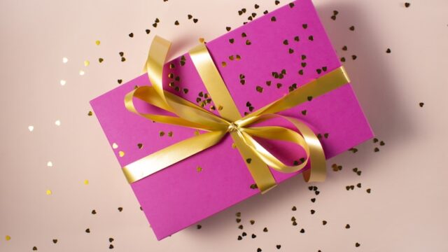クリスマスプレゼントが間に合わないときの上手な言い訳と気まずくならない伝え方ഴ