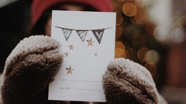 クリスマスプレゼントが間に合わないときの上手な言い訳と気まずくならない伝え方ഴ