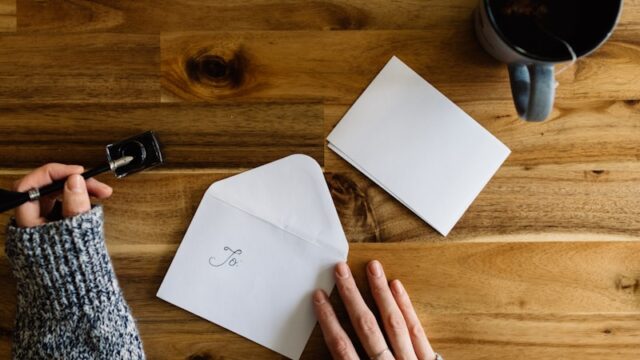 ママ友に自然に連絡先を聞ける手紙の書き方|好印象な例文と気をつけたいポイント