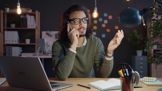 家庭教師からの電話は何時がいい?失敗しない時間帯の選び方と上手な対応ポイント
