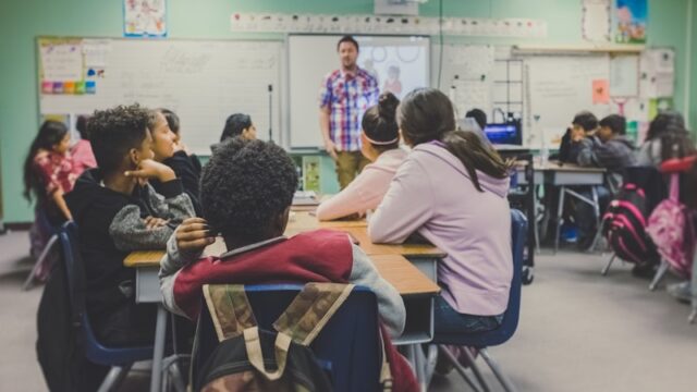 学級目標にぴったりなあいうえお作文の作り方|小学生向け例文と決め方のコツ